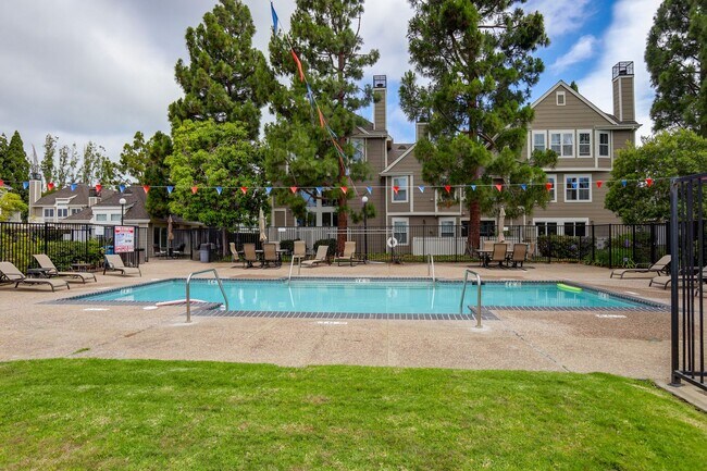 Building Photo - 2BR/2.5BA Pet-Friendly Townhome with Loft, Pool & 2-Car Garage | Foster City | YouTube Tour