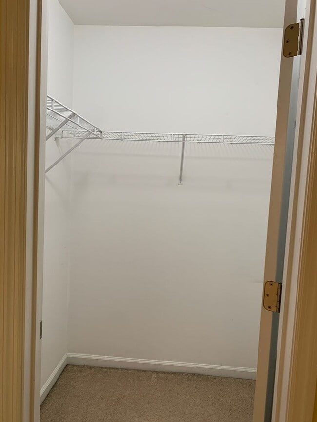 Building Photo - $500 OFF 1ST MONTHS RENT! Lawncare include...