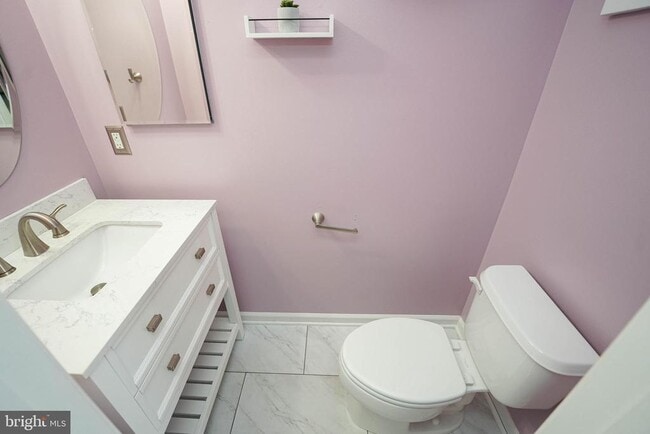 Building Photo - 641 Rosemary Dr