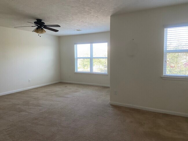 Building Photo - 16219 Peach Bluff Ln