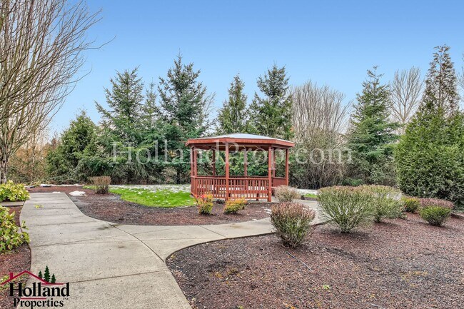 Building Photo - Beautiful Home With Balcony and Great Location! ** NEW PRICE $2,595 and REDUCED SECURITY DEPOSIT **