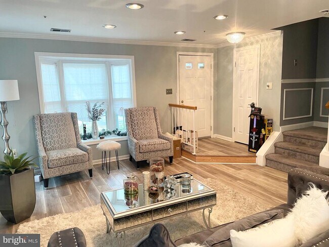 Building Photo - 15401 Empress Way