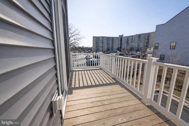 Building Photo - 6710 Belcrest Rd