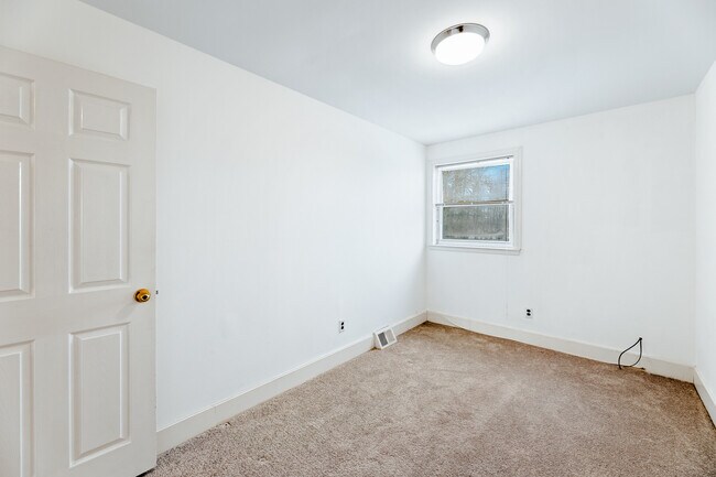Building Photo - 12450 Knights Rd