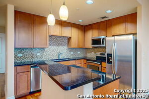 Building Photo - 215 Center St