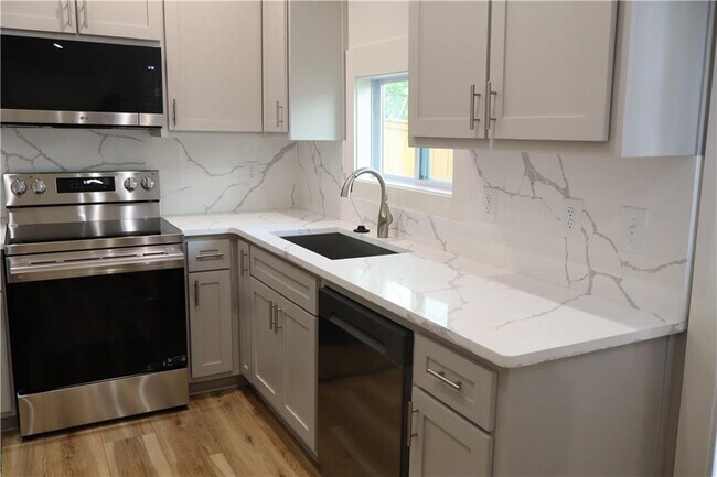 Building Photo - 5120 Railroad Ave