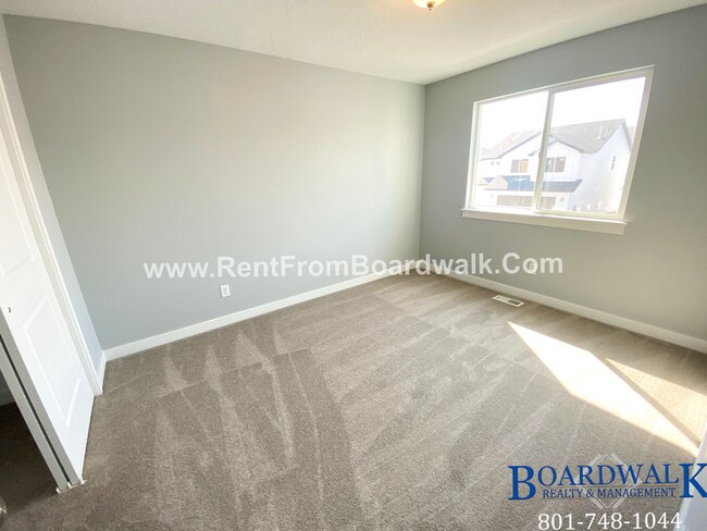 Building Photo - Single Family Home In Beautiful Community!