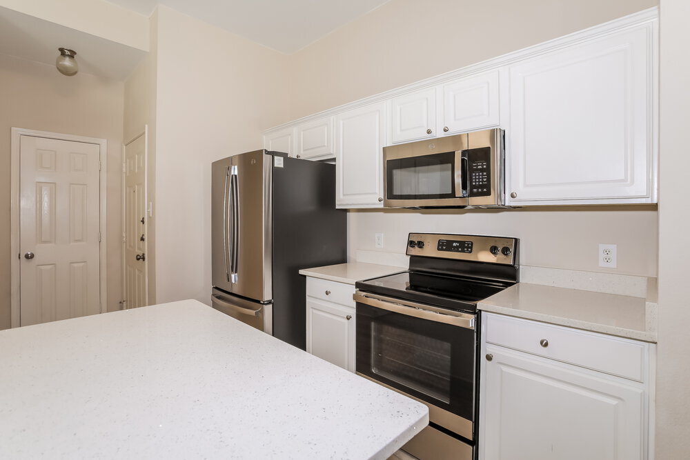 Building Photo - 240 Creekview Dr