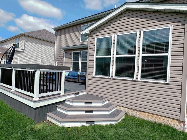 Building Photo - 96 Garnett Cir