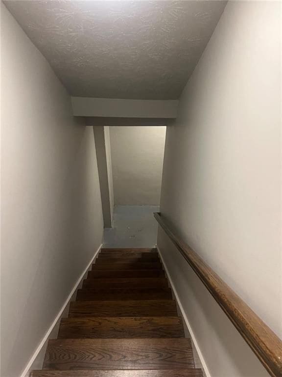 Building Photo - 3001 Northwest Ct