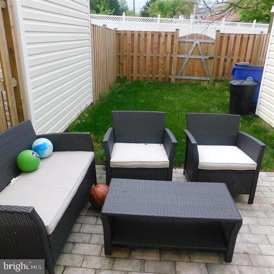 Building Photo - 567 Lancaster Pl