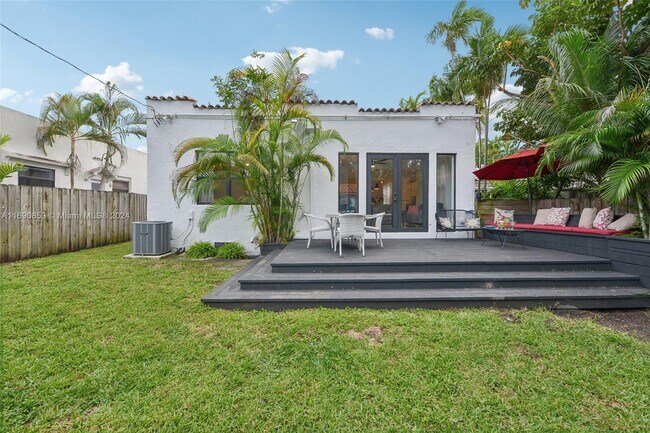 Building Photo - 437 NE 74th St