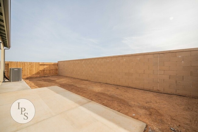 Building Photo - Riverstone Madera Home, 2BR/2BA – Numerous HOA Amenities!