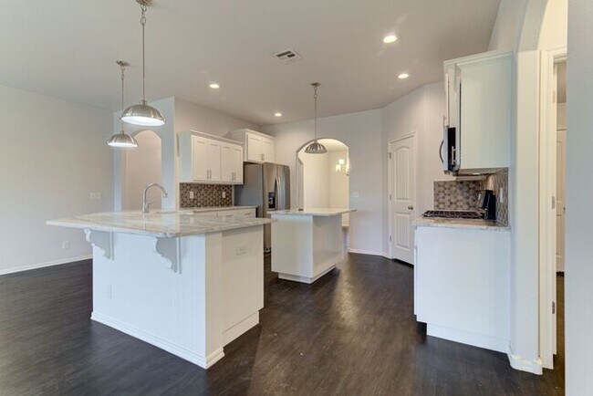 Building Photo - Pool + Park Community! 3/2/2 Plus Office!