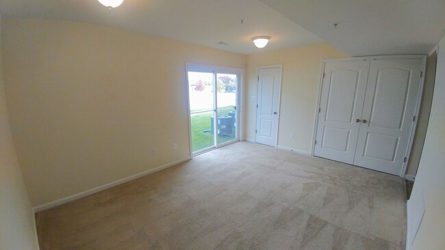 Building Photo - 3 Br 2.5 Ba in the Admiral's Landing Commu...