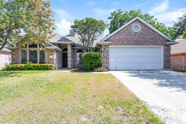 Building Photo - 752 Bryan Dr