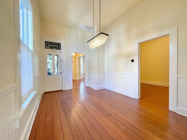Building Photo - 1510 19th St
