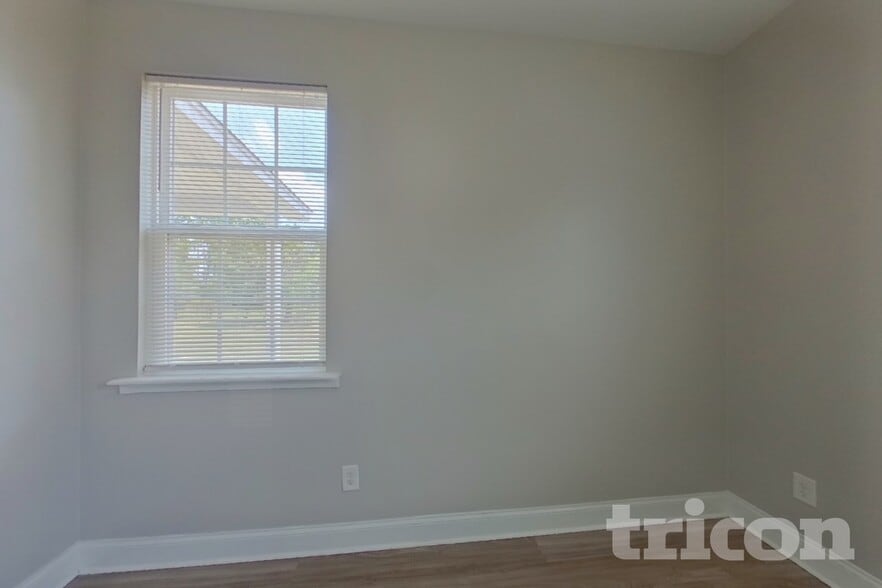 Building Photo - 11 Sedge Ct