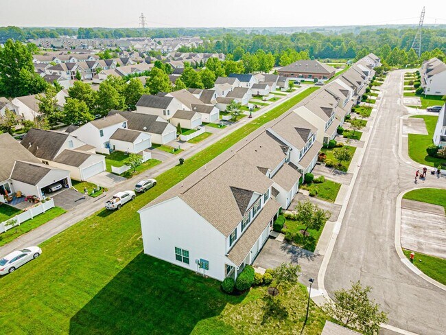 Building Photo - Townes of West Albany
