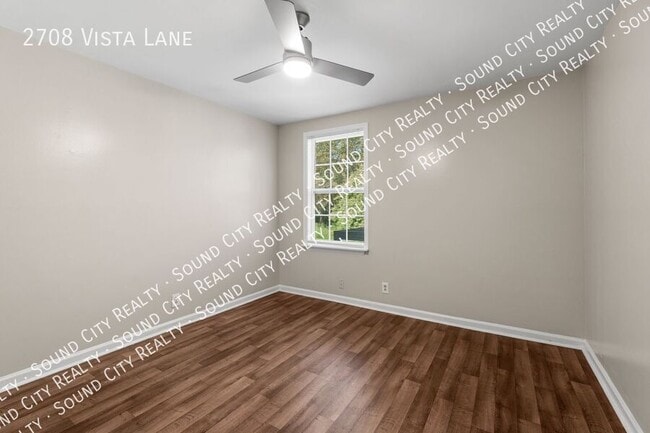 Building Photo - 2708 Vista Ln