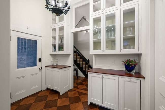 Building Photo - 59 Mt Vernon St