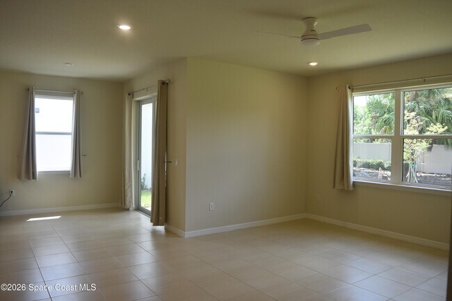Building Photo - 5039 Sunnytime St