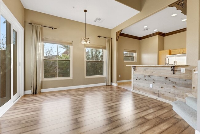 Building Photo - Gorgeous 3 bedroom two story townhome