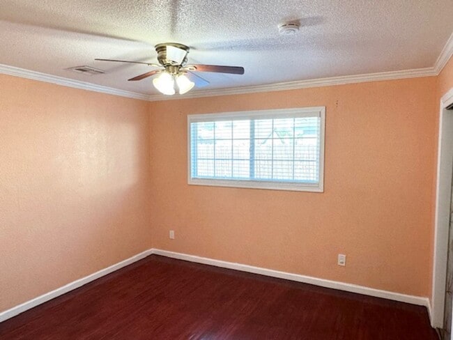 Building Photo - Home for Rent in Rio Linda