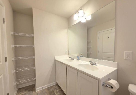 Building Photo - 371 Wheatfield Dr