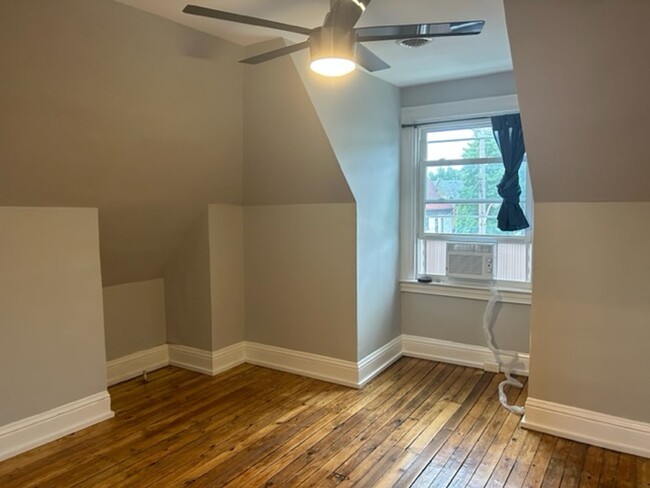 Building Photo - 5533 Black St