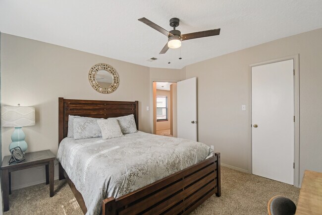 Building Photo - 6937 El Cajon Ct NW