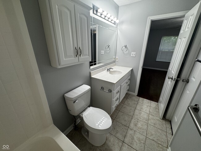Building Photo - 6735 Lexington Cir