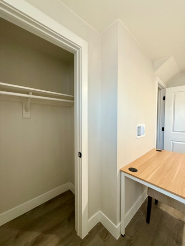 Building Photo - 9989 Dodge Dr