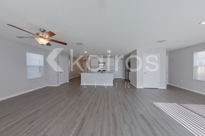 Building Photo - 8624 SW 44th Ct