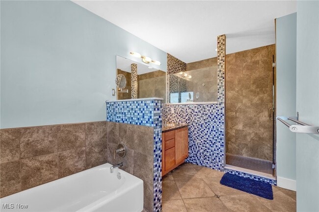 Building Photo - 2227 City View Dr