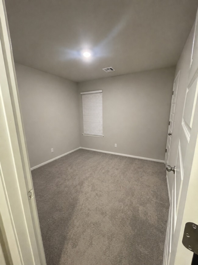 Building Photo - 4 Bed | 2 Bath in Broken Arrow!