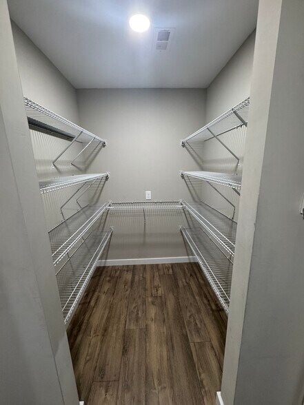 Building Photo - 3811 McBroom Chapel Rd