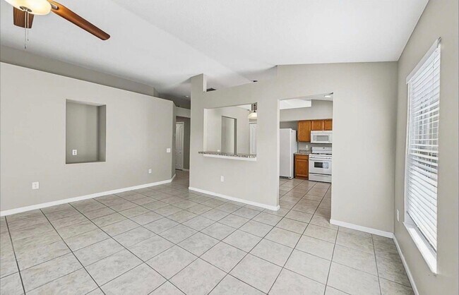 Building Photo - 30237 Glenham Ct