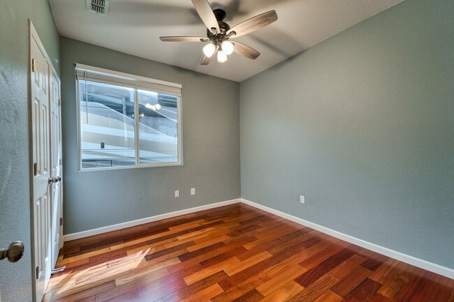 Building Photo - Stunning 4-Bedroom Home in Plumas Lake
