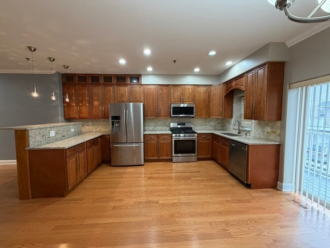 Building Photo - 183 N Des Plaines River Rd