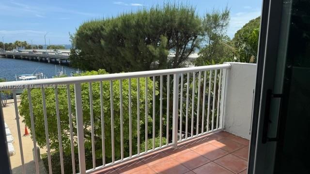 Building Photo - 150 SE 25th Rd