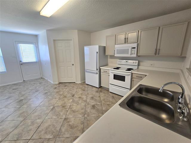 Building Photo - 12632 Kingsgate Dr