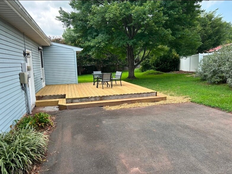 Building Photo - 9192 Winterset Dr
