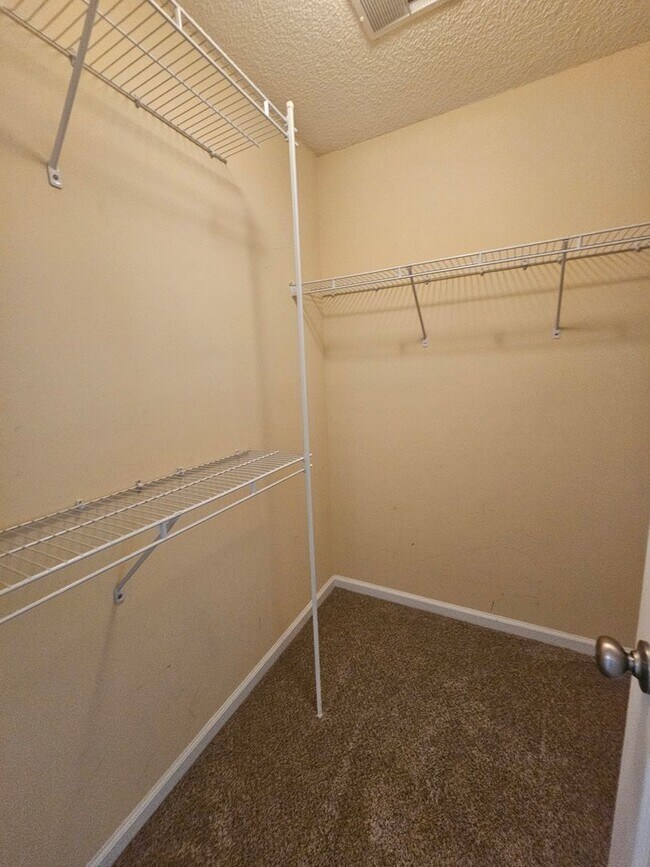 Building Photo - 104 Tuscany Ct