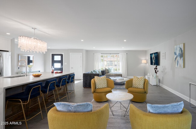 Building Photo - 8620 E Plaza Ave