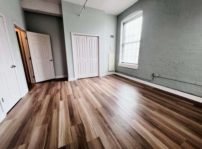 Building Photo - 160 Lafayette St