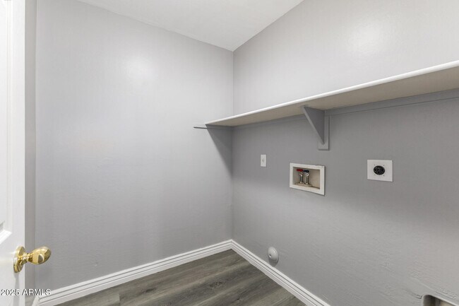 Building Photo - 3006 W Ferruccio Pl