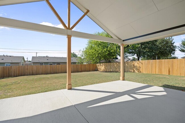 Building Photo - 2303 Thomas St