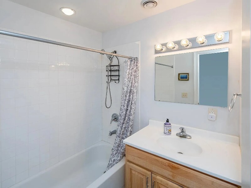 Building Photo - 607 Lincoln Ave