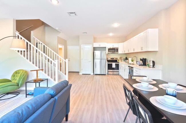 Building Photo - 16601 N Parkview Pl